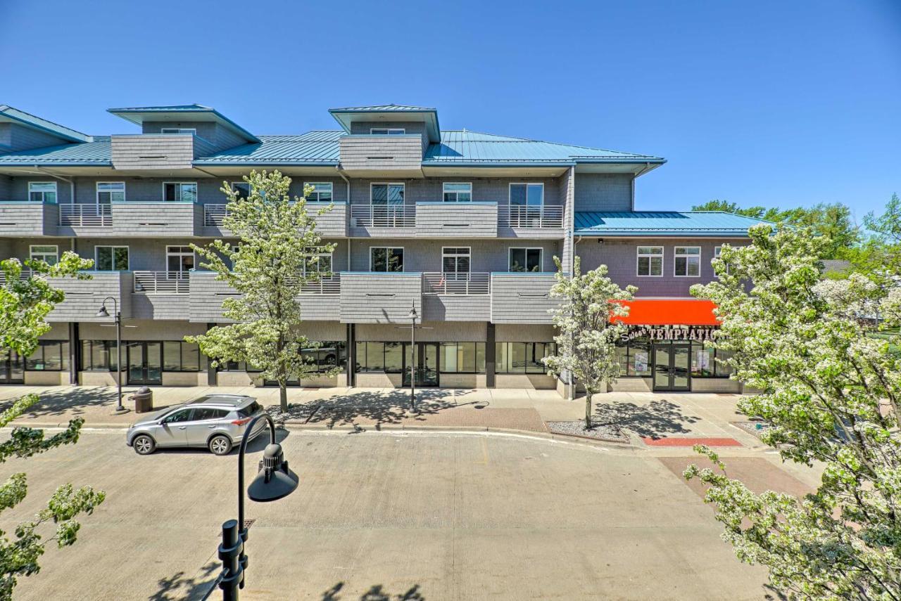 Grand Haven Condo - Walk To Nearby Hot Spots! المظهر الخارجي الصورة